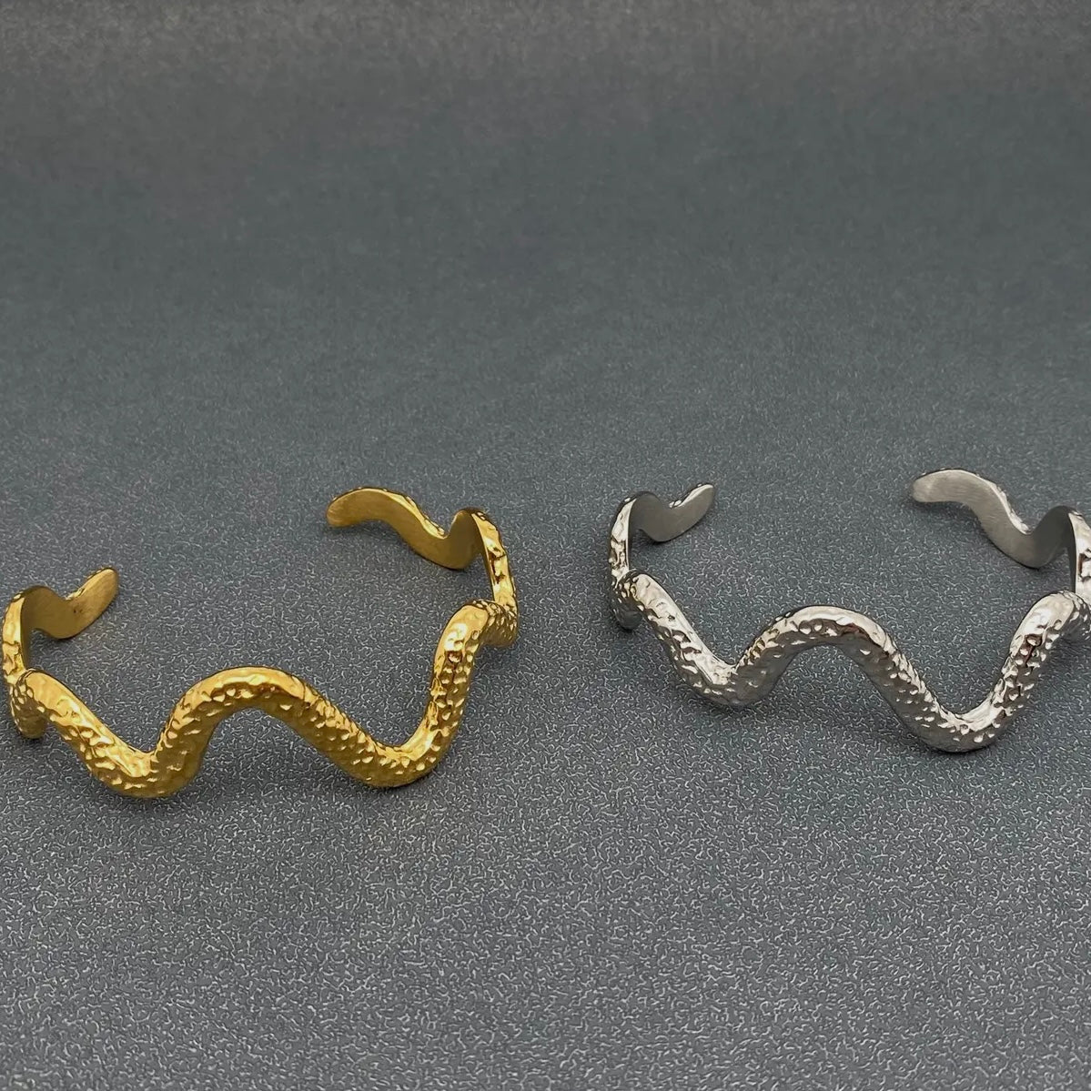 Wavy Snake Bangle Silver