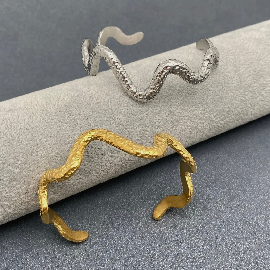 Wavy Snake Bangle Silver