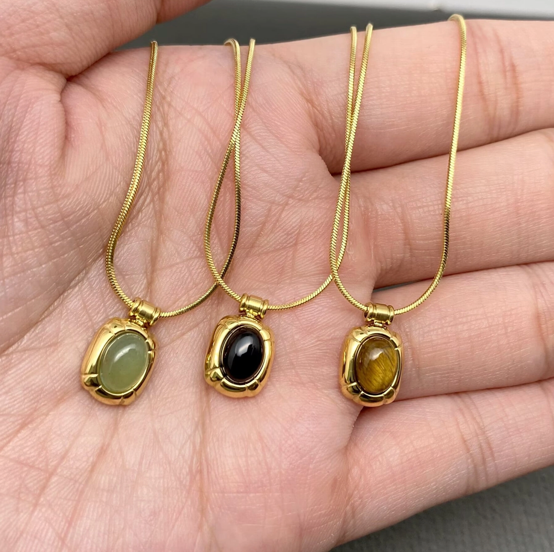 Onyx Pendent Necklace