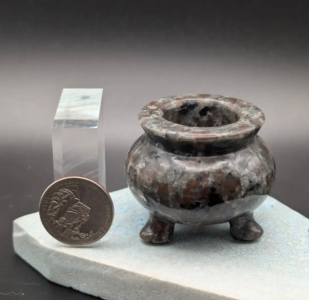 Yooperlite Cauldron Carving