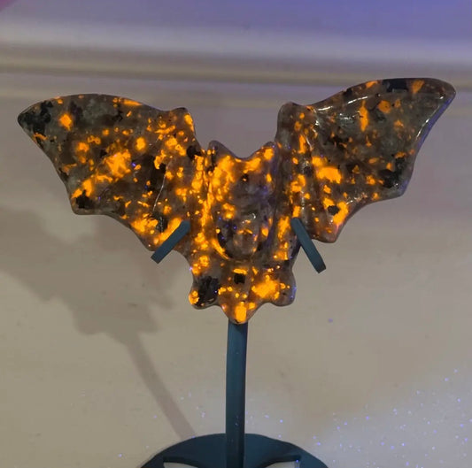 Yooperlite Bat Carving With Stand