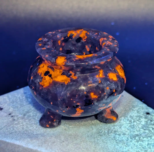 Yooperlite Cauldron Carving