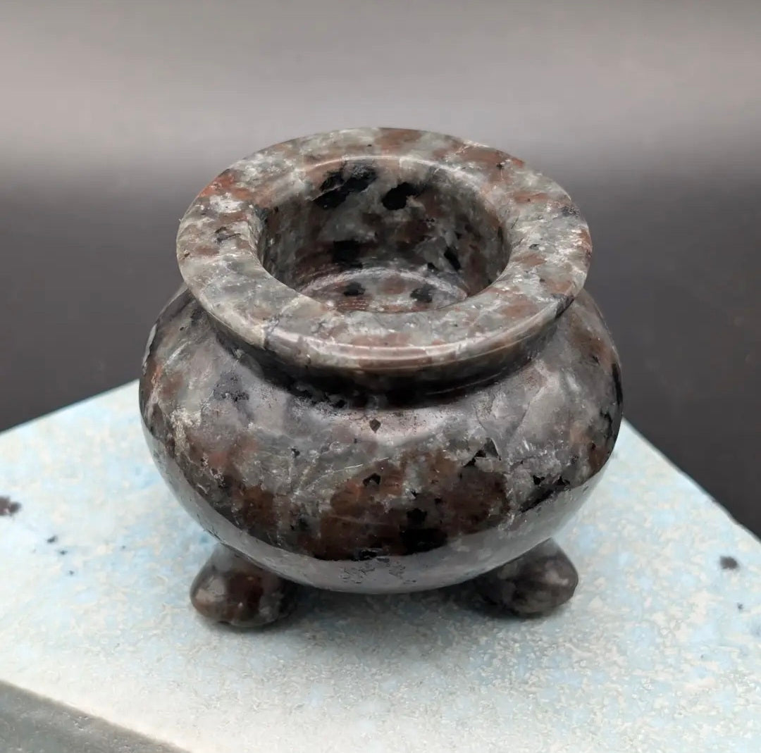 Yooperlite Cauldron Carving
